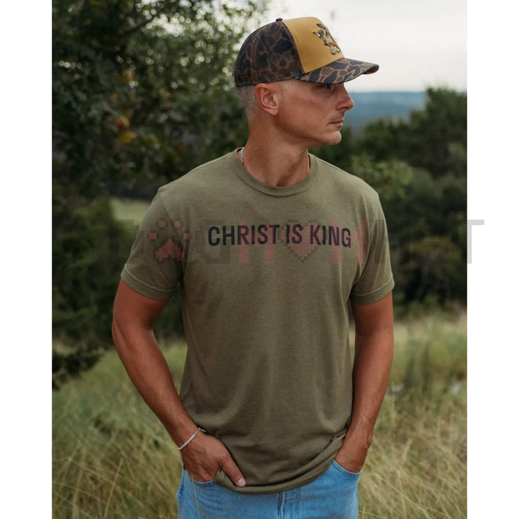 "Christ Is King" Tee – Unisex Christian T-Shirt, Faith-Based Apparel, Religious Statement Top