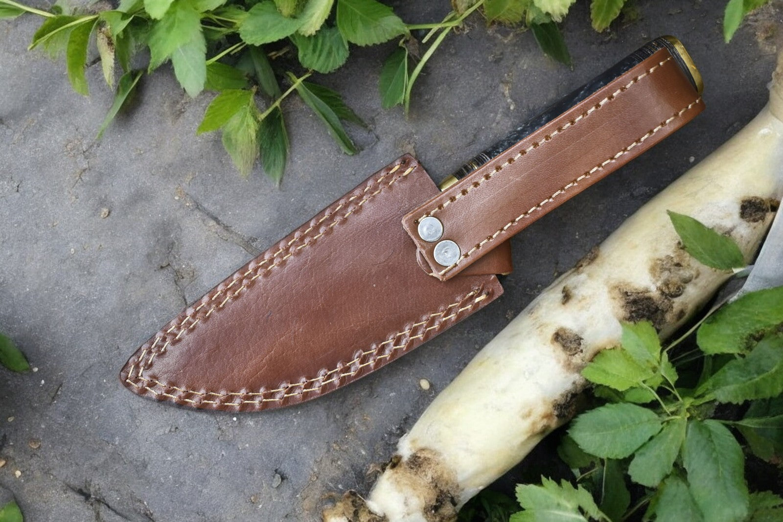 Custom Handmade Damascus Hunting Knife – 8" with Sheath